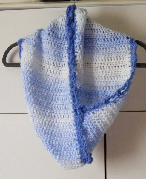 Blue/white mobius twist scarf